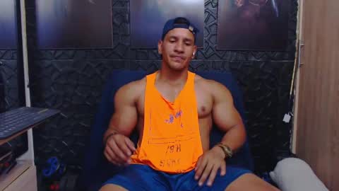 Snapshot of viktorherrera chatting on 04-13-26, 07:52 Viktor Herrera online show from 04-13-26, 07:52