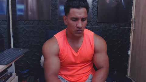 Snapshot of viktorherrera chatting on 04-29-26, 05:41 Viktor Herrera online show from 04-29-26, 05:41