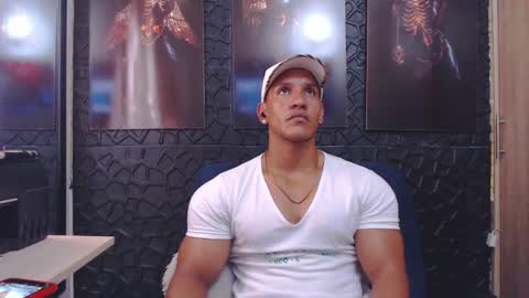 Snapshot of viktorherrera chatting on 04-30-26, 02:23 Viktor Herrera online show from 04-30-26, 02:23