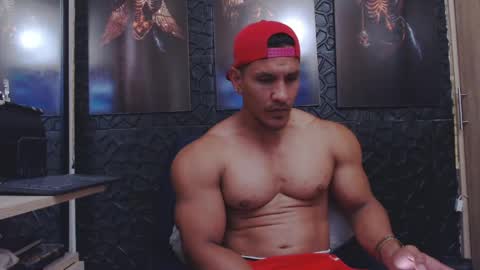 Snapshot of viktorherrera chatting on 05-07-26, 06:46 Viktor Herrera online show from 05-07-26, 06:46