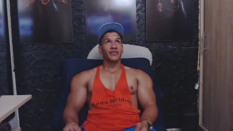 Snapshot of viktorherrera chatting on 05-14-26, 08:59 Viktor Herrera online show from 05-14-26, 08:59