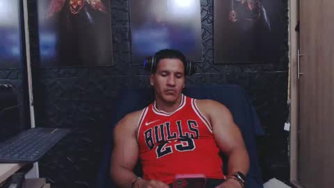 Snapshot of viktorherrera chatting on 05-20-26, 07:53 Viktor Herrera online show from 05-20-26, 07:53