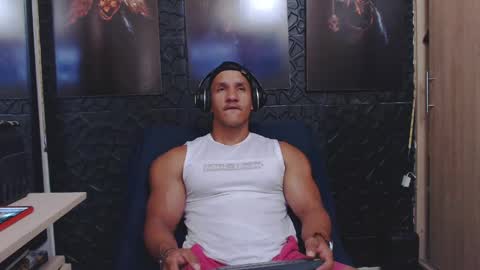 Snapshot of viktorherrera chatting on 05-22-26, 03:39 Viktor Herrera online show from 05-22-26, 03:39