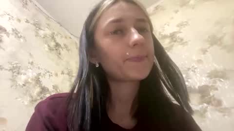 Snapshot of viktoria9898 chatting on 04-10-26, 10:58 Sweett online show from 04-10-26, 10:58