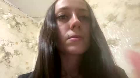 Snapshot of viktoria9898 chatting on 05-14-26, 01:01 Sweett online show from 05-14-26, 01:01