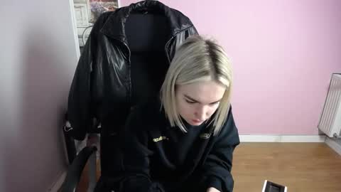 Snapshot of viktoria_lovely chatting on 02-17-26, 06:32 viktoria_lovely online show from 02-17-26, 06:32