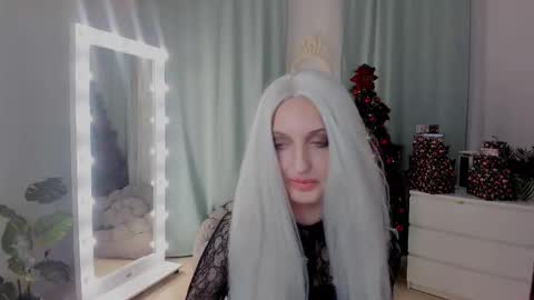 Viktoria online show from 12-18-25, 10:32