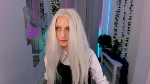 Viktoria online show from 12-19-25, 10:33