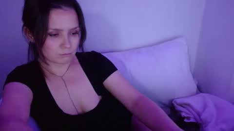 Snapshot of viktoriakiss chatting on 03-20-26, 09:52 viktoriakiss online show from 03-20-26, 09:52