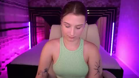 VikVikLove online show from 06-25-26, 07:40