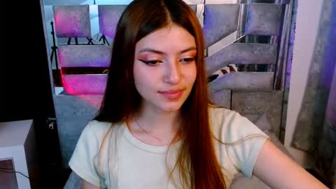Snapshot of viky_evanss chatting on 11-22-25, 03:11 viky_evanss online show from 11-22-25, 03:11