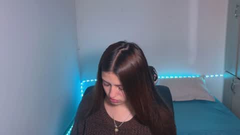 Snapshot of viky_evanss chatting on 06-17-26, 07:26 viky_evanss online show from 06-17-26, 07:26