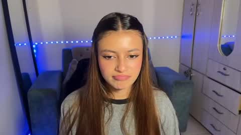 Snapshot of viky_evanss chatting on 07-12-26, 06:10 viky_evanss online show from 07-12-26, 06:10