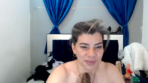 Snapshot of vikyadams chatting on 02-10-25, 11:23 VIKY ADAMS online show from 02-10-25, 11:23