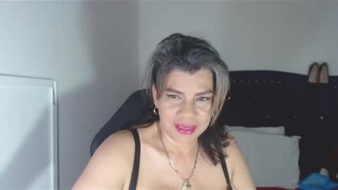 Snapshot of vikyadams chatting on 02-11-25, 08:10 VIKY ADAMS online show from 02-11-25, 08:10