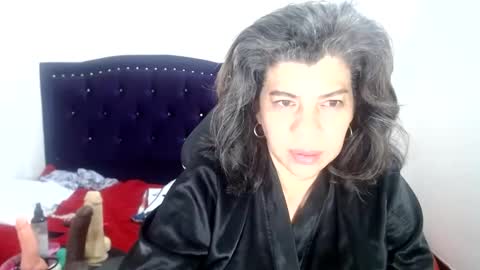 Snapshot of vikyadams chatting on 02-19-25, 10:45 VIKY ADAMS online show from 02-19-25, 10:45