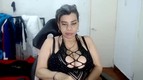 Snapshot of vikyadams chatting on 02-25-25, 06:47 VIKY ADAMS online show from 02-25-25, 06:47