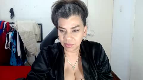 Snapshot of vikyadams chatting on 02-26-25, 08:33 VIKY ADAMS online show from 02-26-25, 08:33
