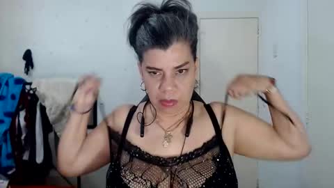 Snapshot of vikyadams chatting on 02-27-25, 02:32 VIKY ADAMS online show from 02-27-25, 02:32