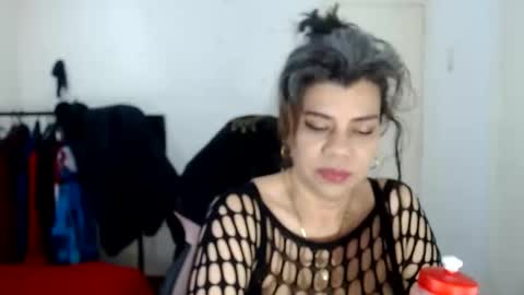 Snapshot of vikyadams chatting on 03-07-25, 01:29 VIKY ADAMS online show from 03-07-25, 01:29