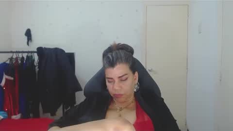 Snapshot of vikyadams chatting on 03-08-25, 02:34 VIKY ADAMS online show from 03-08-25, 02:34