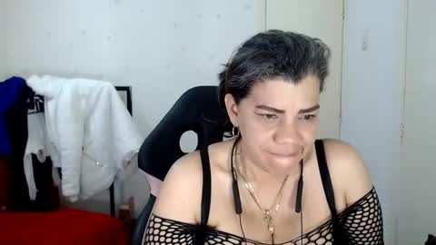 Snapshot of vikyadams chatting on 03-12-25, 08:41 VIKY ADAMS online show from 03-12-25, 08:41