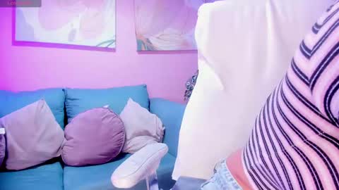 Snapshot of vikypetiteee chatting on 10-02-25, 05:14 Victoria online show from 10-02-25, 05:14