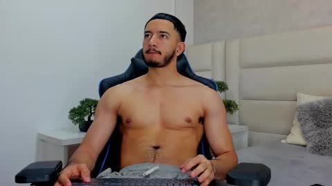 Vitaly online show from 09-18-25, 04:20