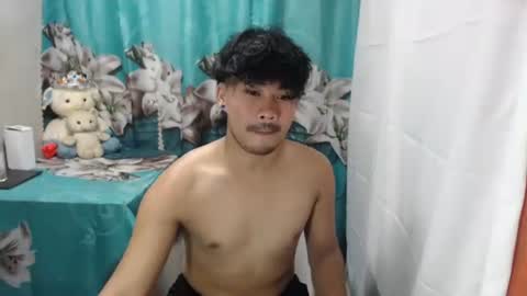 Snapshot of vin_17 chatting on 09-28-25, 12:10 Call me Marvin online show from 09-28-25, 12:10