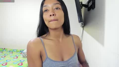 Snapshot of vinaly_y chatting on 05-25-26, 06:58 Vinaly online show from 05-25-26, 06:58