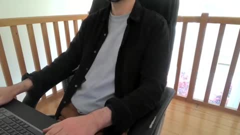 Vince online show from 10-31-25, 03:02