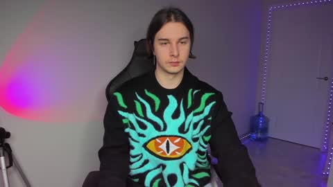 Vincent Strong online show from 12-16-24, 01:32