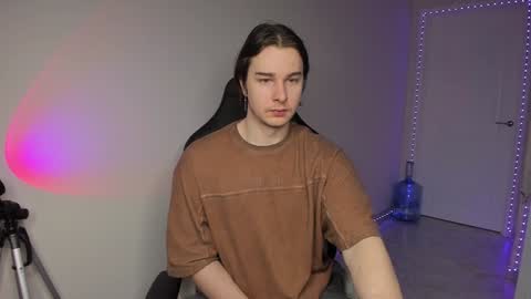 Vincent Strong online show from 12-19-24, 08:23