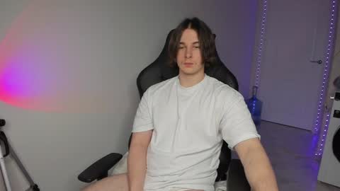 Vincent Strong online show from 12-20-24, 08:38