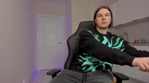 Vincent Strong online show from 02-26-25, 07:42