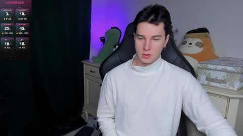 Vincent Strong online show from 12-14-25, 01:44