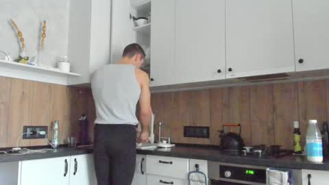 Snapshot of vincent_o chatting on 12-29-24, 08:44 Vincent. uncut 18cm online show from 12-29-24, 08:44