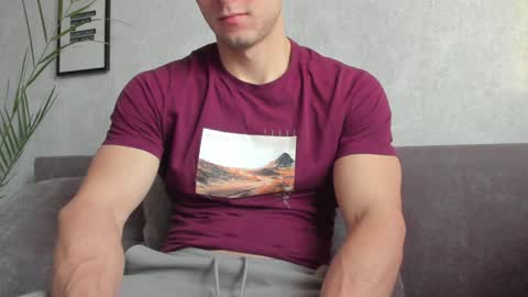 Snapshot of vincent_o chatting on 01-01-25, 01:27 Vincent. uncut 18cm online show from 01-01-25, 01:27