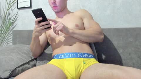 Snapshot of vincent_o chatting on 01-20-25, 03:18 Vincent. uncut 18cm online show from 01-20-25, 03:18