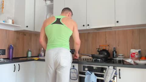 Snapshot of vincent_o chatting on 02-22-25, 07:45 Vincent. uncut 18cm online show from 02-22-25, 07:45