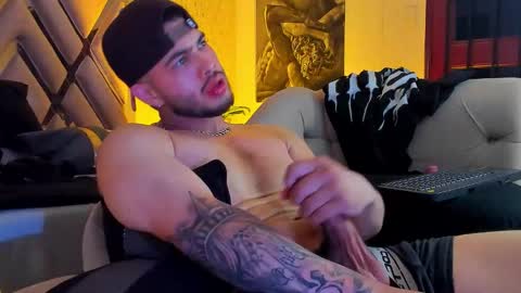 Snapshot of vincentblack_ chatting on 03-11-26, 05:02 Vincent online show from 03-11-26, 05:02