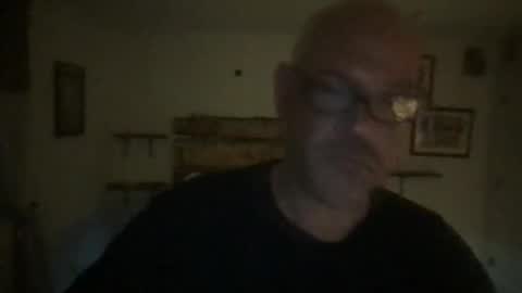 Snapshot of vinnumber8 chatting on 10-28-25, 02:31 vinnumber8 online show from 10-28-25, 02:31