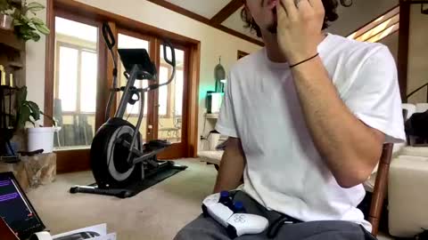 Snapshot of vinsmoke_sanji2020 chatting on 03-06-25, 06:26 Sanji online show from 03-06-25, 06:26