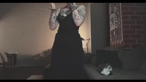 Snapshot of vinylstore chatting on 01-22-25, 04:23 Diva Silvia online show from 01-22-25, 04:23