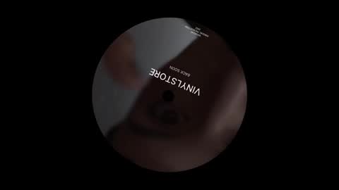 Snapshot of vinylstore chatting on 01-22-25, 10:26 Diva Silvia online show from 01-22-25, 10:26