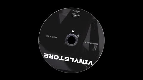 Snapshot of vinylstore chatting on 02-08-25, 05:18 Diva Silvia online show from 02-08-25, 05:18