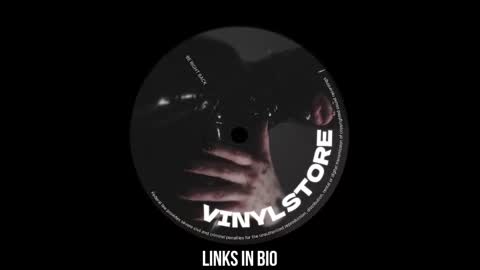 Snapshot of vinylstore chatting on 02-17-25, 11:13 Diva Silvia online show from 02-17-25, 11:13