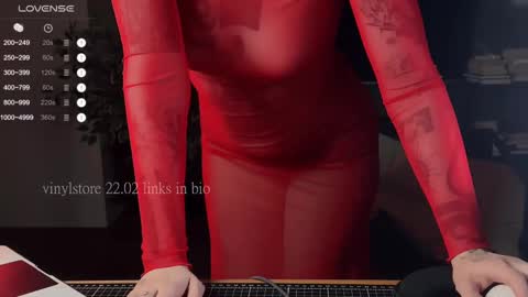 Snapshot of vinylstore chatting on 02-22-25, 03:14 Diva Silvia online show from 02-22-25, 03:14
