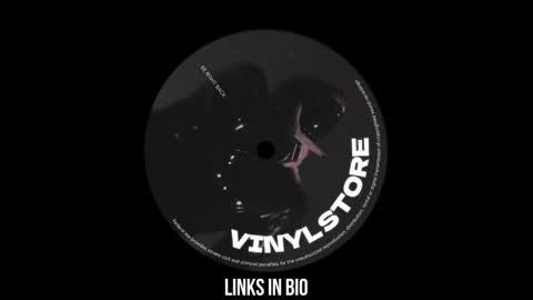 Snapshot of vinylstore chatting on 03-03-25, 01:09 Diva Silvia online show from 03-03-25, 01:09