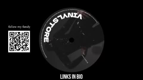 Snapshot of vinylstore chatting on 03-09-25, 11:14 Diva Silvia online show from 03-09-25, 11:14
